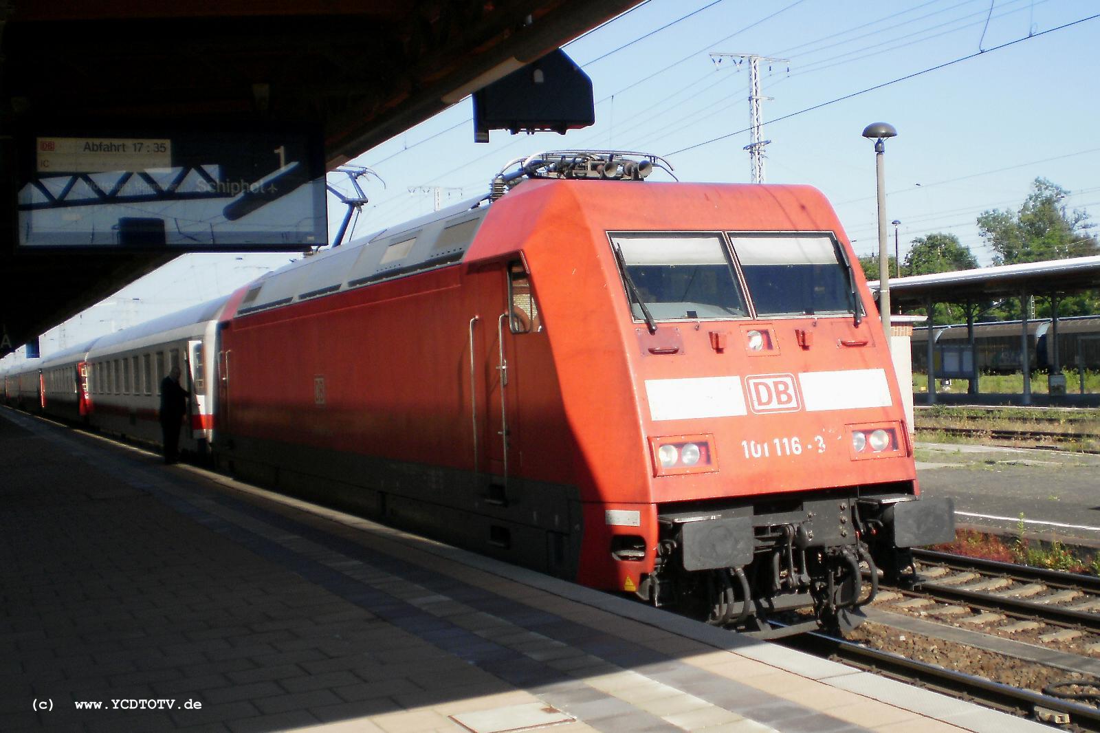 Bahnhof Stendal 17.06.2010, 101 116-2 