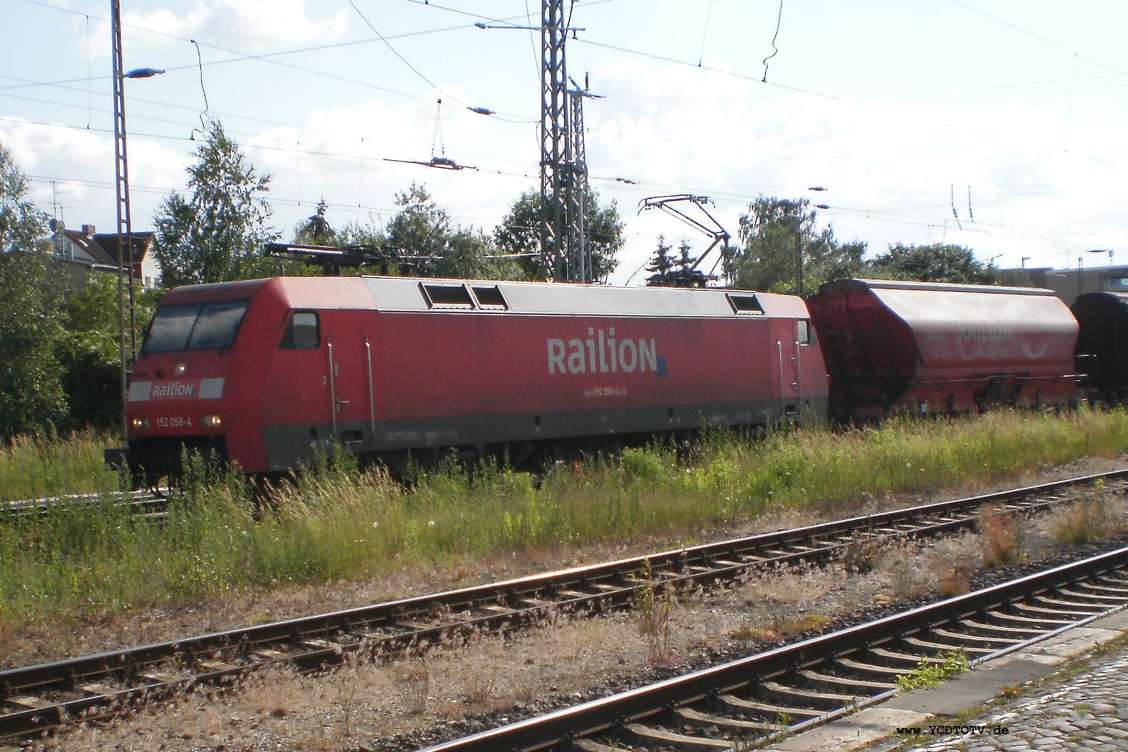 Bahnhof Stendal 21.06.2010, 152 058-4 