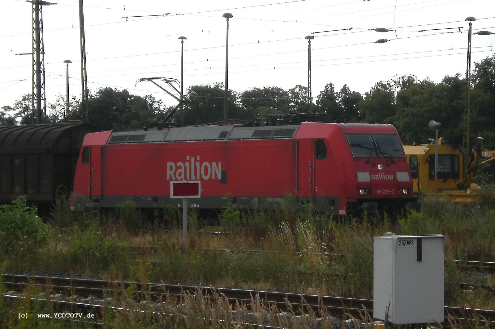 Bahnhof Stendal 25.07.2010, 185 229-2 